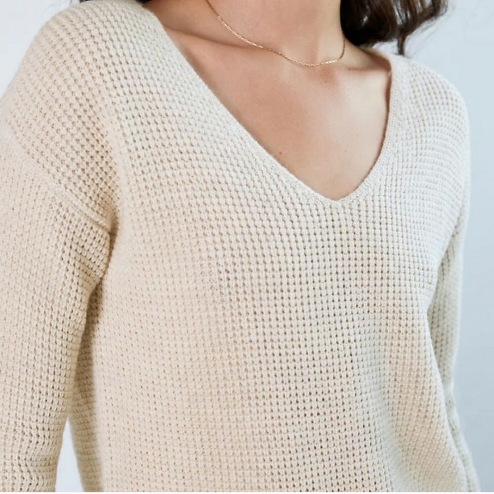 Aritzia women's Wolter heather birch 100% merino pullover sweater medium new - Picture 8 of 11